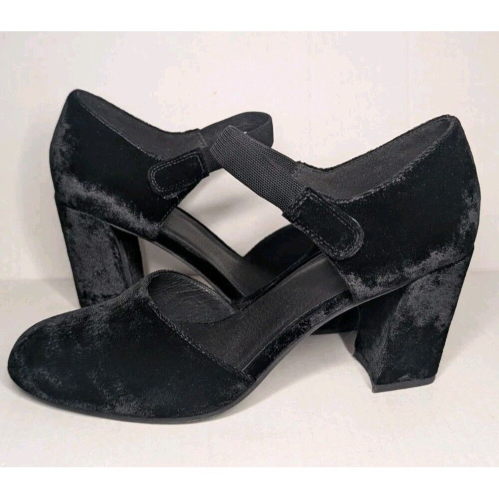 Eileen Fisher Malta Black Velvet Mary Janes Heels 3 Inch Heel Size US 9.5